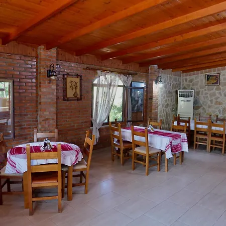 Sofra E Vjeter Restaurant And *