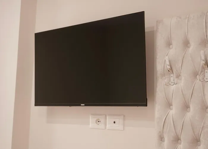 Sofra E Vjeter Restaurant And Hotel