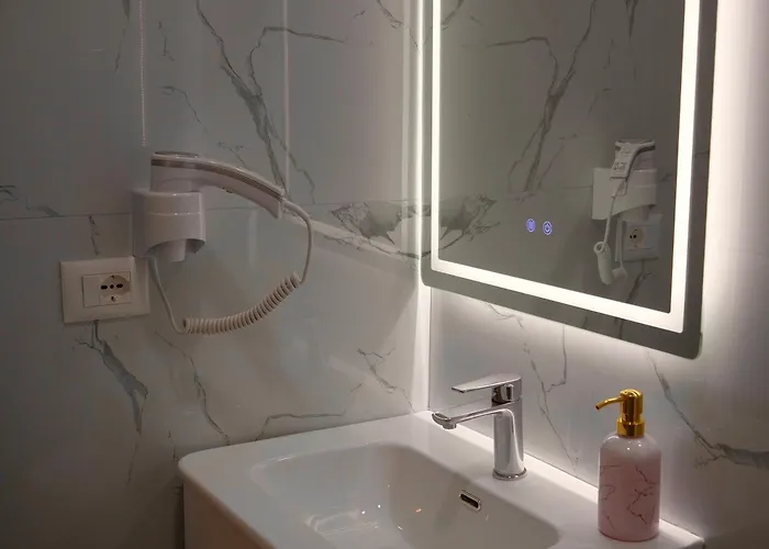 Sofra E Vjeter Restaurant And *